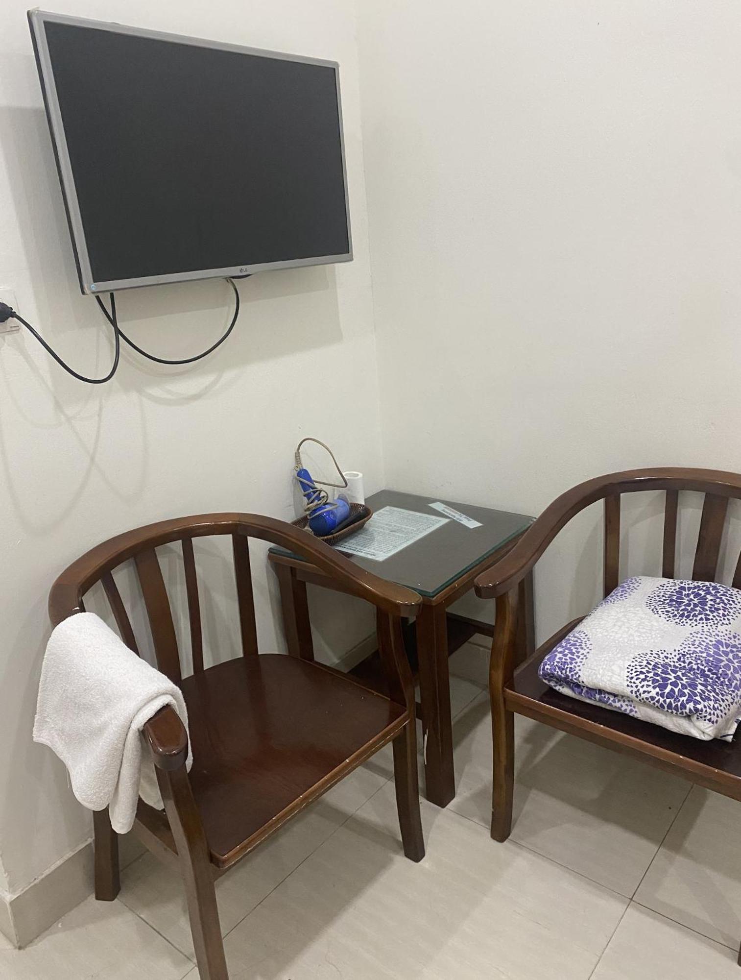 Nam Cuong Motel - Phong Don Co Cua So Thoang Mat Khep Kin - Thang May Hanoi Exteriör bild